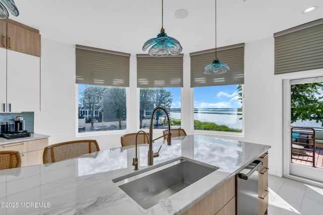 1 Island View Way, Sea Bright, NJ 07760