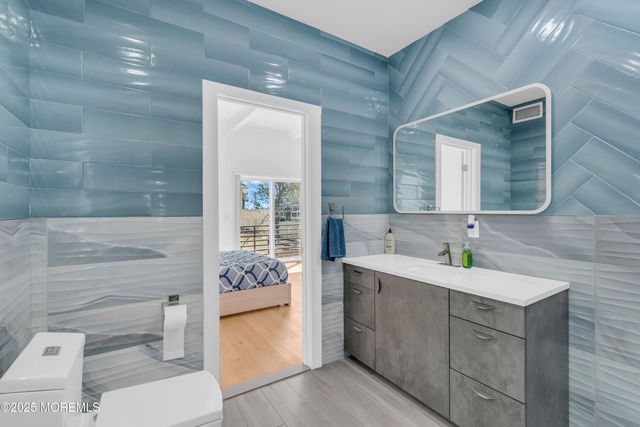 1 Island View Way, Sea Bright, NJ 07760