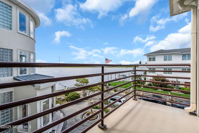 1 Island View Way, Sea Bright, NJ 07760