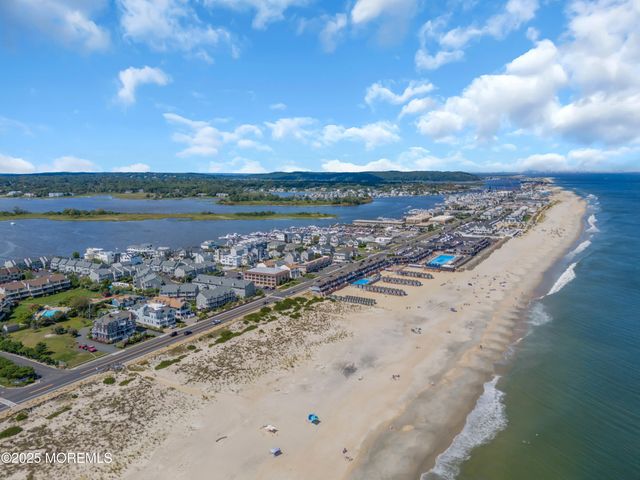 1 Island View Way, Sea Bright, NJ 07760