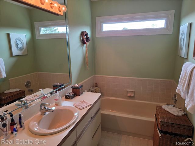 4201 Breckenridge Drive 74, West Bloomfield Charter Township, MI 48322
