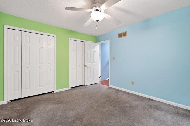 6813 Stone Hill Rd, Louisville, KY 40214