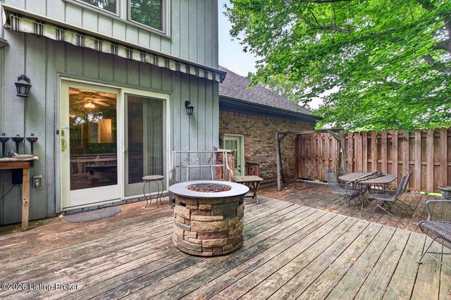 6813 Stone Hill Rd, Louisville, KY 40214