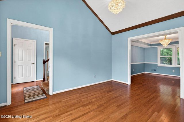 6813 Stone Hill Rd, Louisville, KY 40214