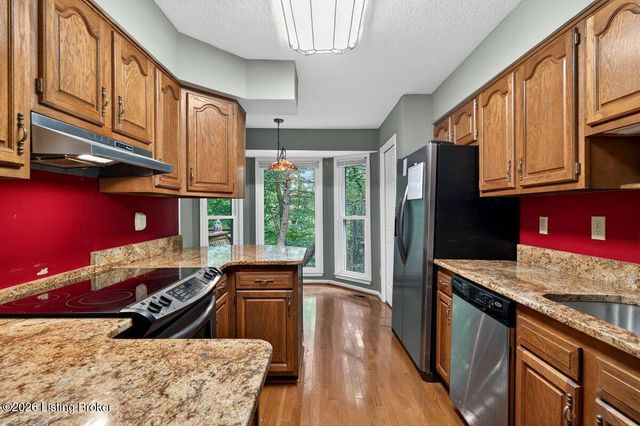 6813 Stone Hill Rd, Louisville, KY 40214
