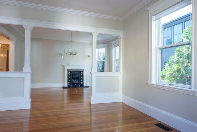 11 Wright St 1, Cambridge, MA 02138