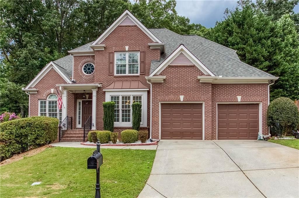 Image 1 of property listing at 870 Creekview Bluff Way, Buford, GA 30518
