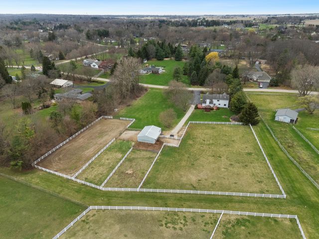 6N777 Palomino Drive, St. Charles, IL 60175