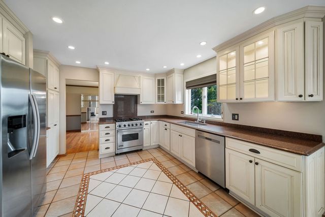 6N777 Palomino Drive, St. Charles, IL 60175