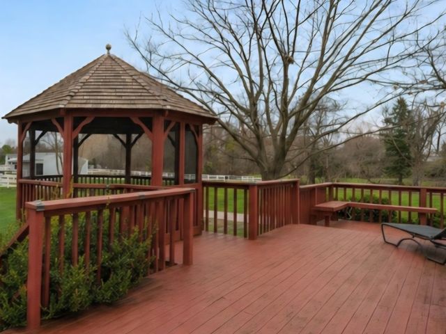 6N777 Palomino Drive, St. Charles, IL 60175