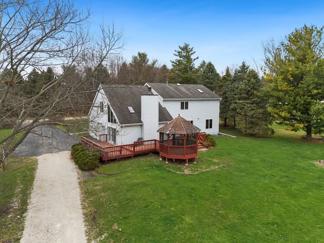 6N777 Palomino Drive, St. Charles, IL 60175