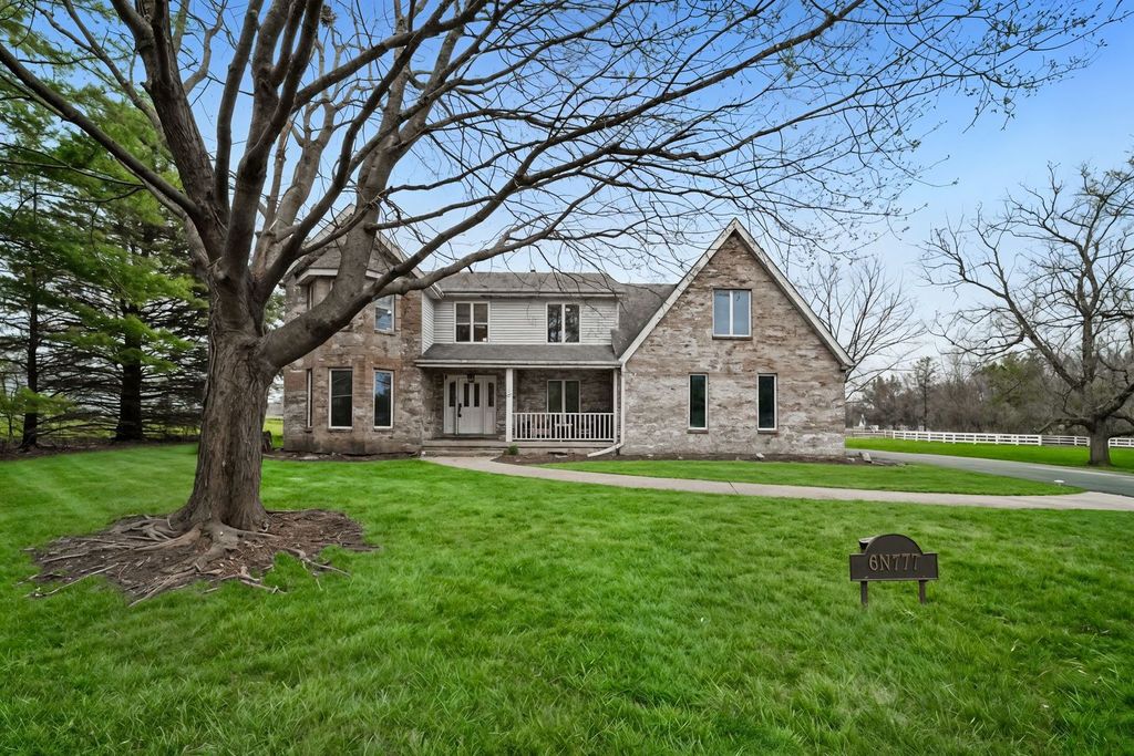 6N777 Palomino Drive, St. Charles, IL 60175