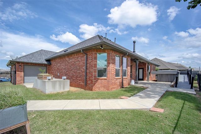 517 Heather Lane, Moore, OK 73160