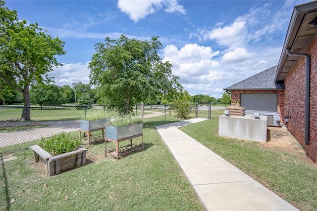 517 Heather Lane, Moore, OK 73160