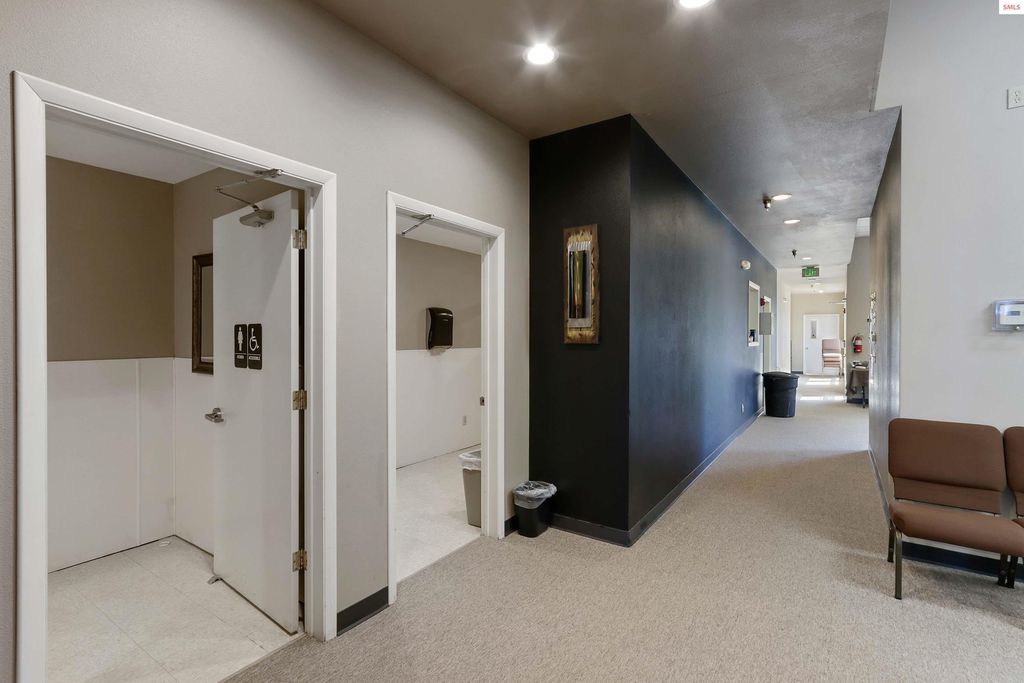 208 N 1st Avenue, Sandpoint, ID 83864 photo 14