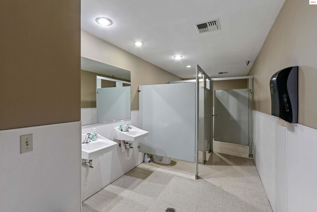 208 N 1st Avenue, Sandpoint, ID 83864 photo 16