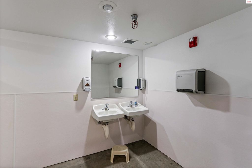 208 N 1st Avenue, Sandpoint, ID 83864 photo 25