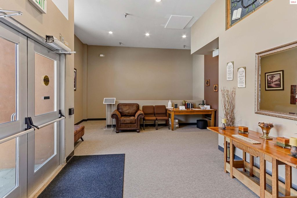 208 N 1st Avenue, Sandpoint, ID 83864 photo 6