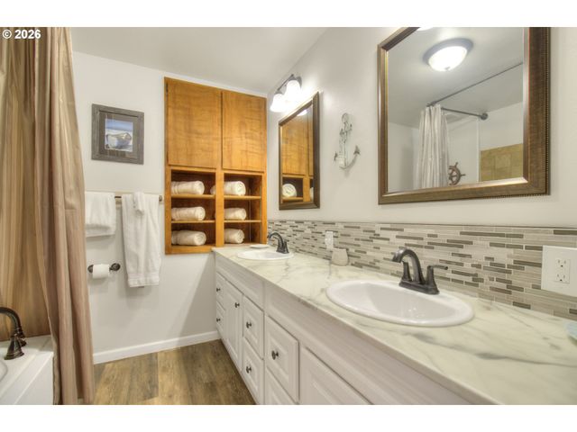 19 OTTER Ter, Brookings, OR 97415