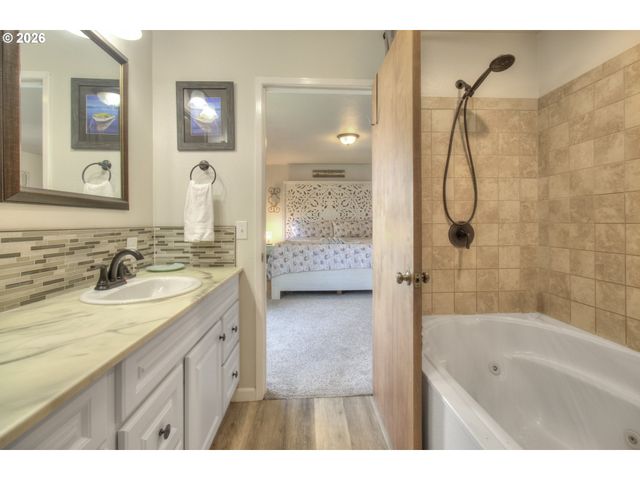19 OTTER Ter, Brookings, OR 97415