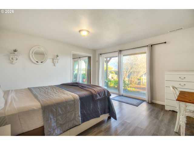 19 OTTER Ter, Brookings, OR 97415
