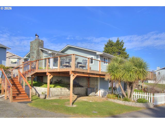 19 OTTER Ter, Brookings, OR 97415