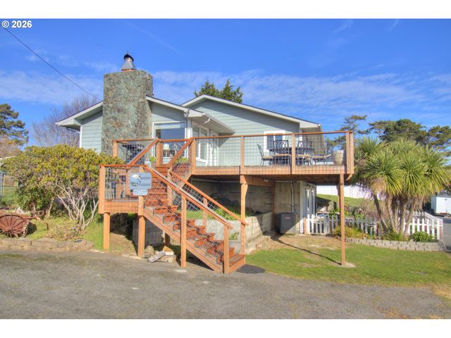 19 OTTER Ter, Brookings, OR 97415