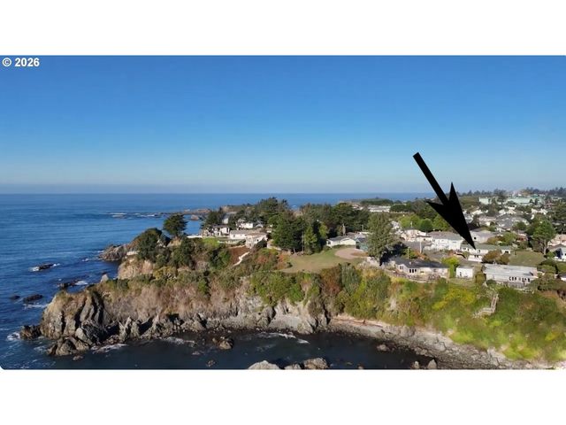 19 OTTER Ter, Brookings, OR 97415