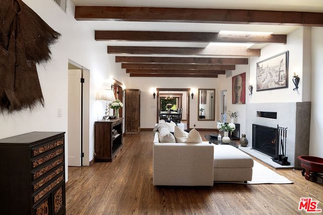 543 N Las Palmas Avenue, Los Angeles, CA 90004