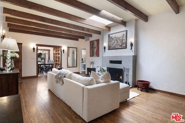 543 N Las Palmas Avenue, Los Angeles, CA 90004