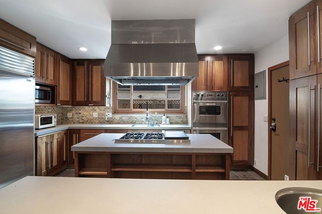 543 N Las Palmas Avenue, Los Angeles, CA 90004