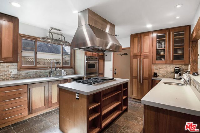 543 N Las Palmas Avenue, Los Angeles, CA 90004