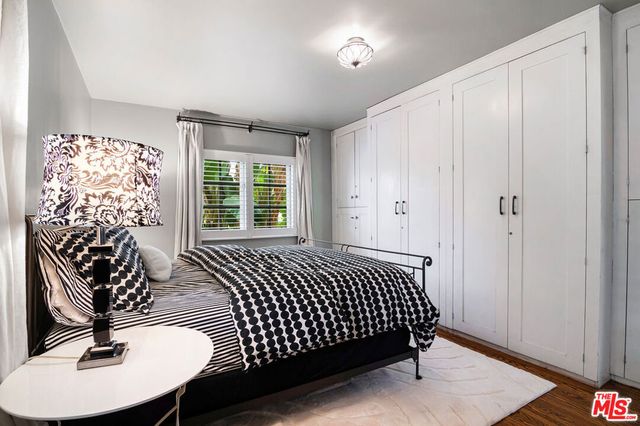 543 N Las Palmas Avenue, Los Angeles, CA 90004