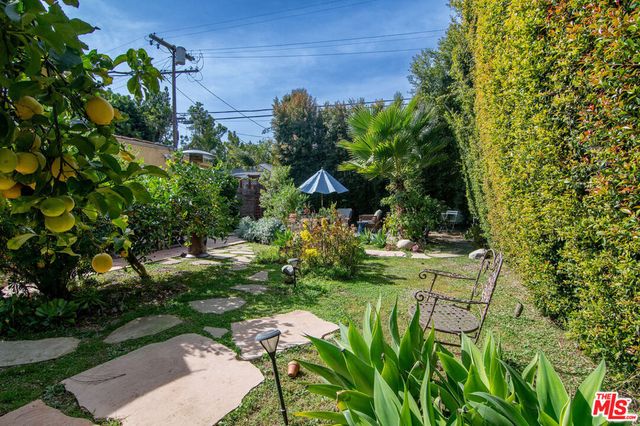 543 N Las Palmas Avenue, Los Angeles, CA 90004