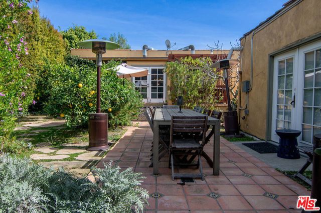 543 N Las Palmas Avenue, Los Angeles, CA 90004