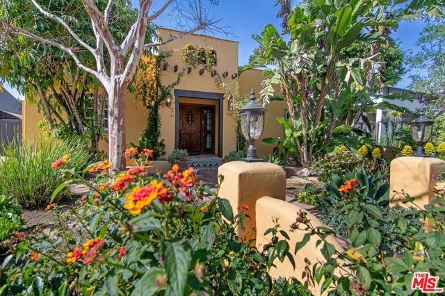 543 N Las Palmas Avenue, Los Angeles, CA 90004