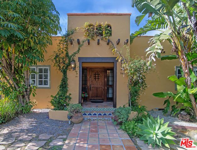 543 N Las Palmas Avenue, Los Angeles, CA 90004