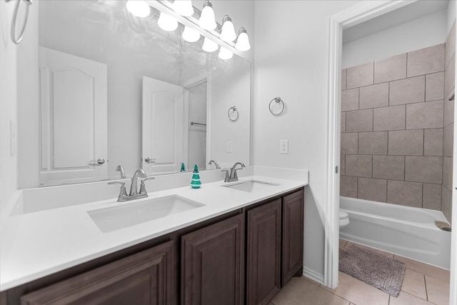 2760 Richard Street, Burleson, TX 76028