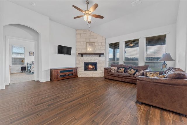 2760 Richard Street, Burleson, TX 76028