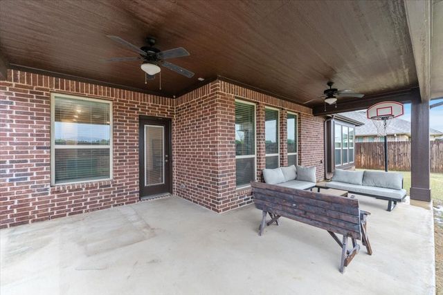 2760 Richard Street, Burleson, TX 76028