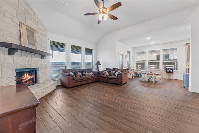 2760 Richard Street, Burleson, TX 76028