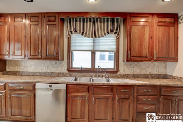 44 Spruce Street, Jamestown, NY 14701