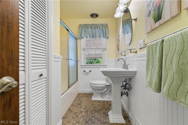 8123 Lanyard Drive, Parma, OH 44129