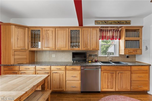 8123 Lanyard Drive, Parma, OH 44129