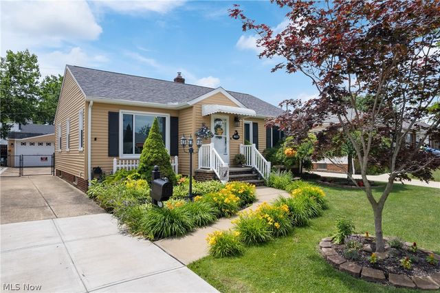 8123 Lanyard Drive, Parma, OH 44129