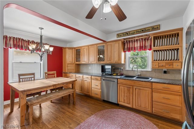 8123 Lanyard Drive, Parma, OH 44129