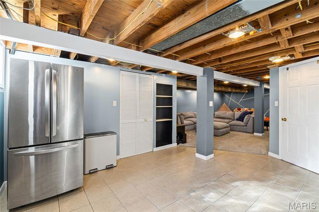 9319 Lenard Court, St Louis, MO 63123