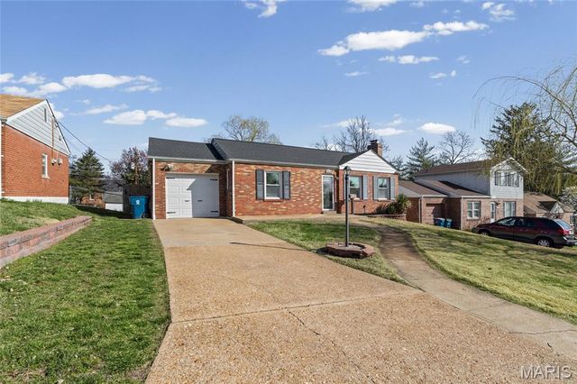 9319 Lenard Court, St Louis, MO 63123