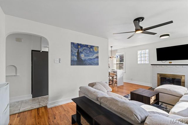 9319 Lenard Court, St Louis, MO 63123