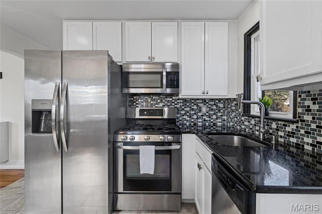 9319 Lenard Court, St Louis, MO 63123